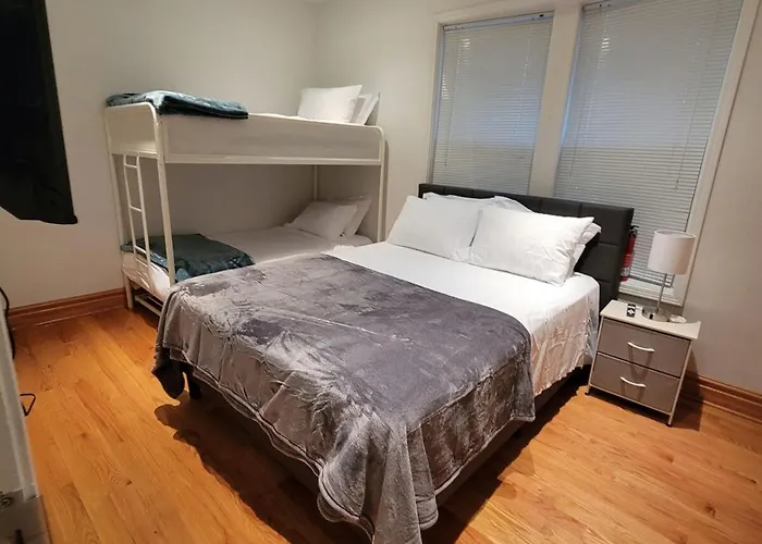 Spacious Comfy 2Br Near Highwaytrain Station