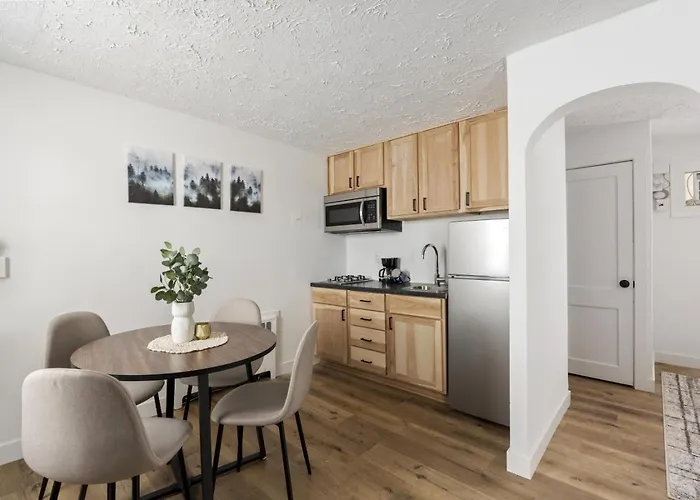 Leech Lake Views Quaint Stay Near Town & Hiking