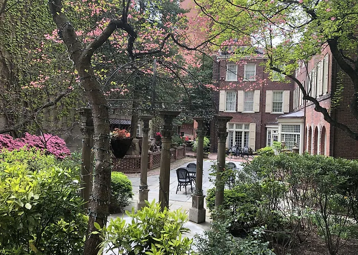 Morris House Hotel
