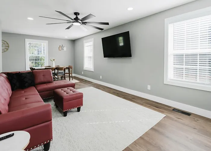 Modern Renovated 3-Bed Near Ann Arbor & Ypsilanti