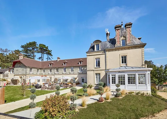 Les Villas D'Arromanches, Teritoria