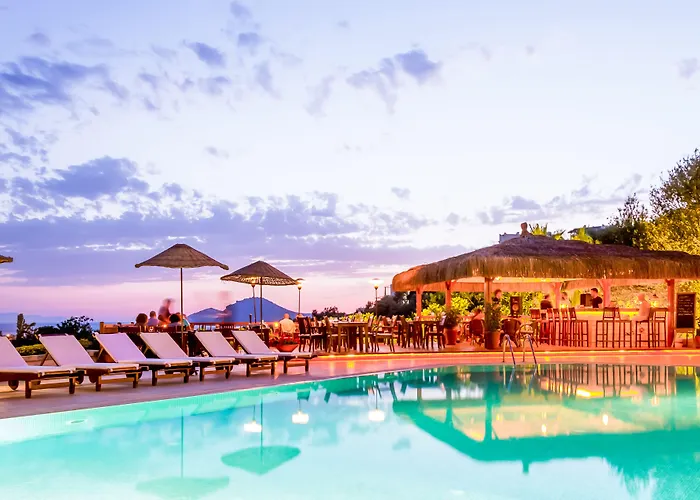 4Reasons Hotel + Bistro | 12+