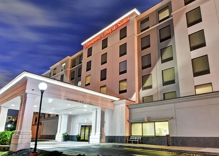 Hampton Inn&Suites Newark-Harrison-Riverwalk