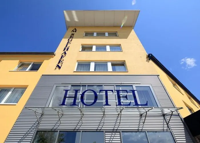 Hotel Am Segelhafen&Free Parking