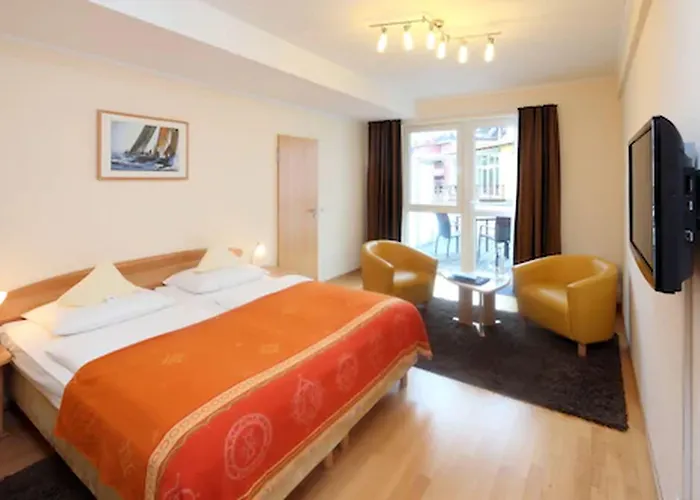 Hotel Am Segelhafen & Free Parking