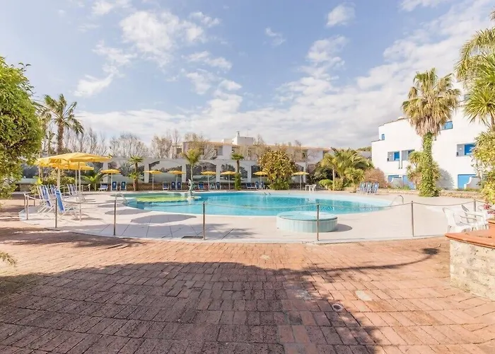 Marina Club Hotel
