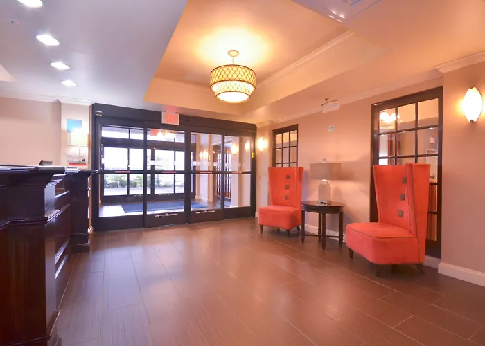 Holiday Inn Express & Suites Pine Bluff/Pines Mall By Ihg