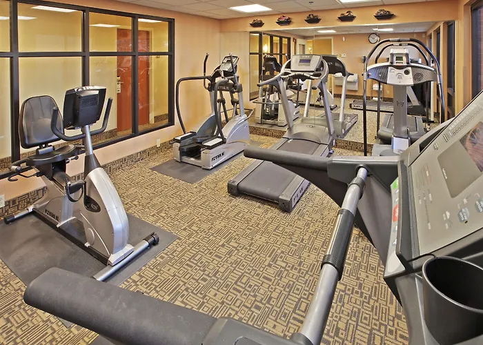 Holiday Inn Express & Suites Pine Bluff/Pines Mall By Ihg