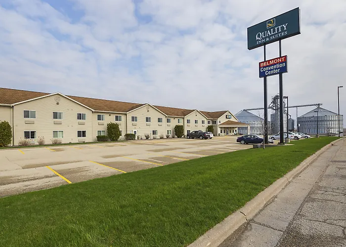 Quality Inn & Suites Belmont - Platteville
