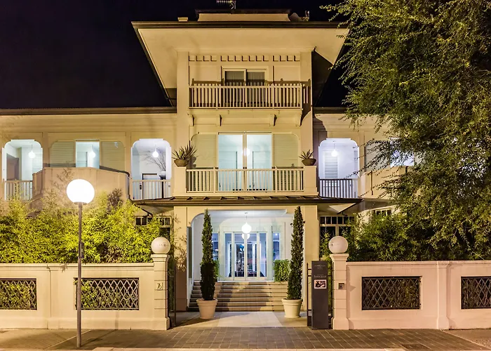 Hotel Carducci 76