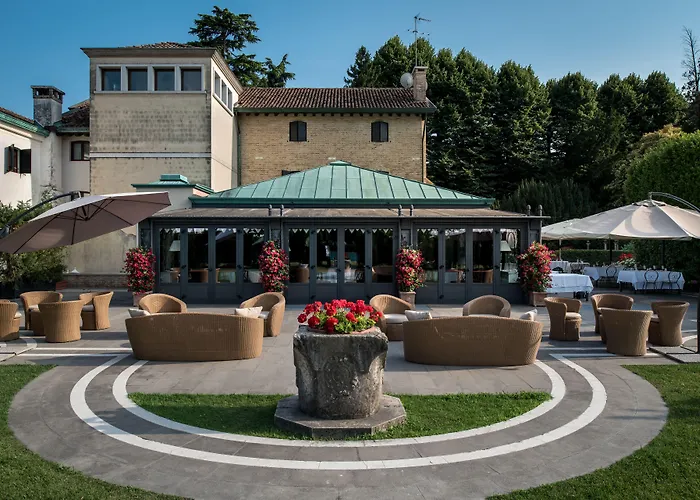 Villa Franceschi Hotel & Resort