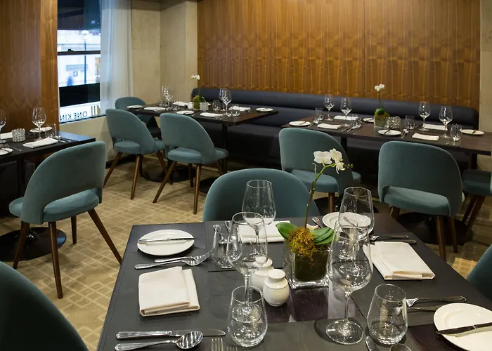 One King West Hotel And Residence