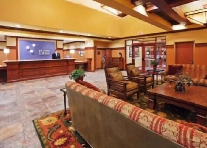 The Q Hotel & Suites