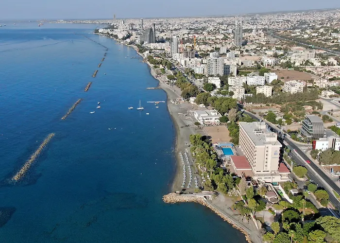 Poseidonia Beach Hotel