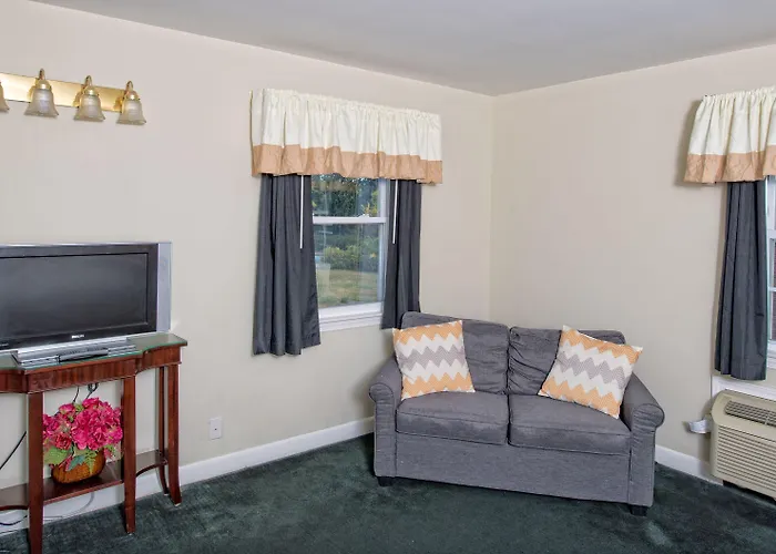 Colonial Inn Seekonk