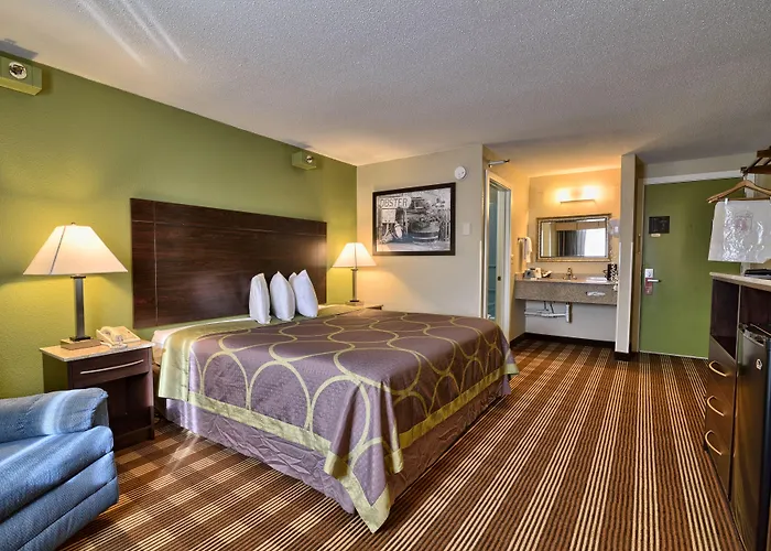 Super 8 By Wyndham Bangor