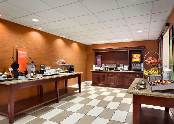 Hampton Inn & Suites Largo