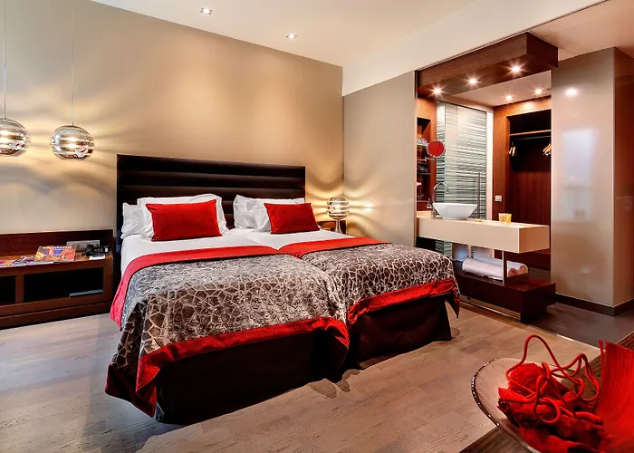 Olivia Plaza Hotel