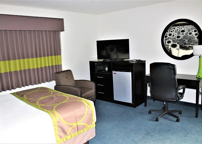 Emmetsburg Hotel & Suites