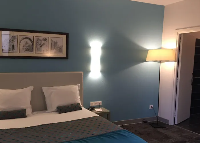 Hotel du Pont Vieux, au pied de la Cité