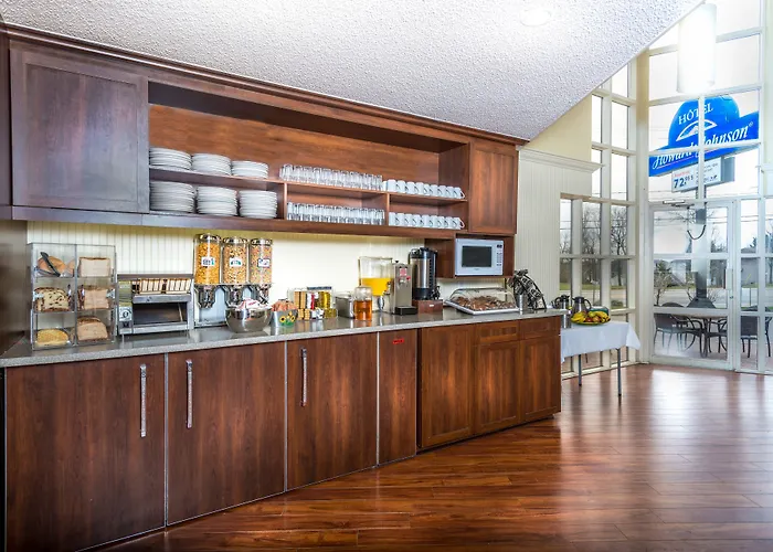 Clarion Pointe Quebec Airport