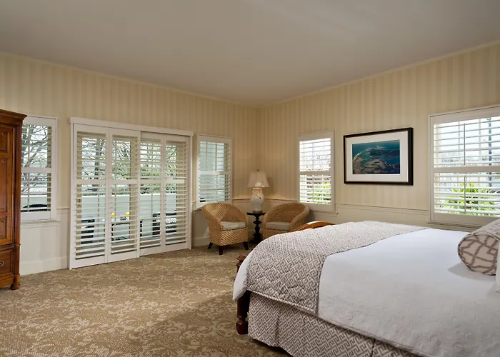 Chatham Wayside Inn