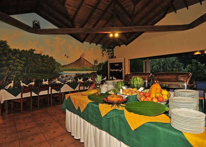 Hotel Lomas Del Volcan