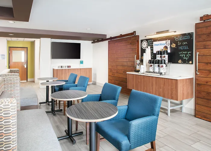 Holiday Inn Express & Suites Bellevue -Omaha Area- By Ihg
