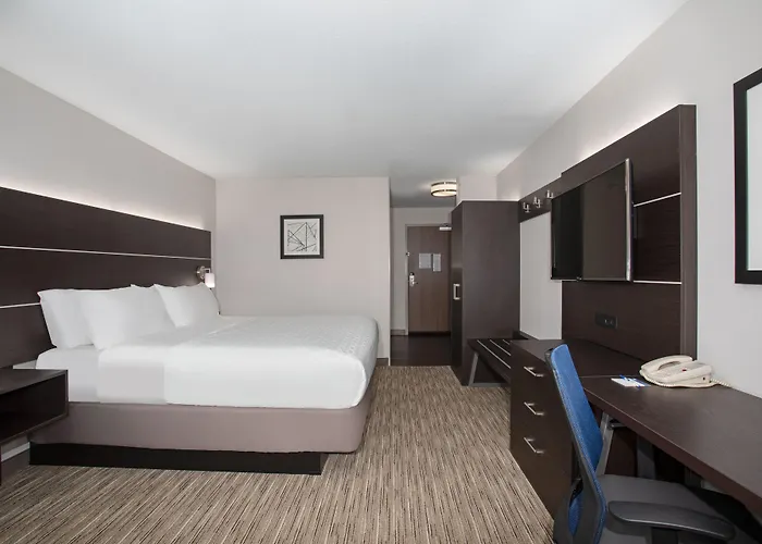 Holiday Inn Express Hotel & Suites Longmont By Ihg