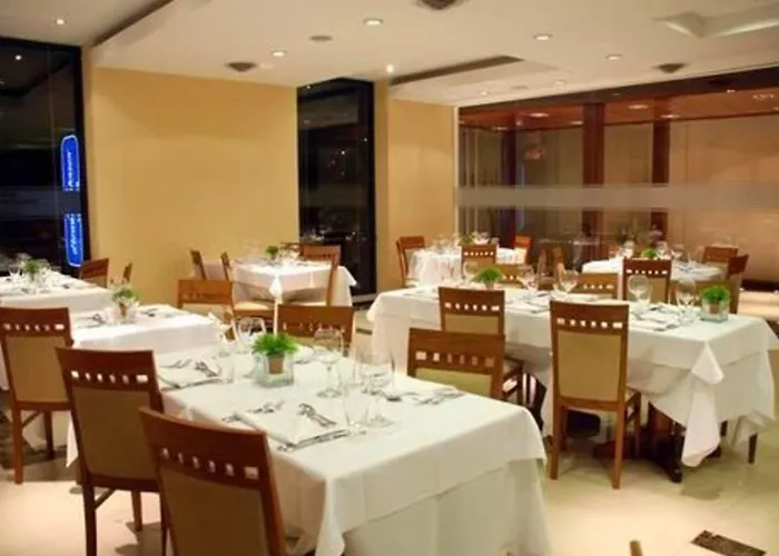 Howard Johnson Villa Maria Hotel Y Casino