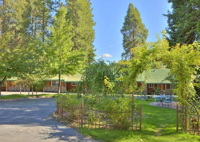 Strawberry Valley Inn