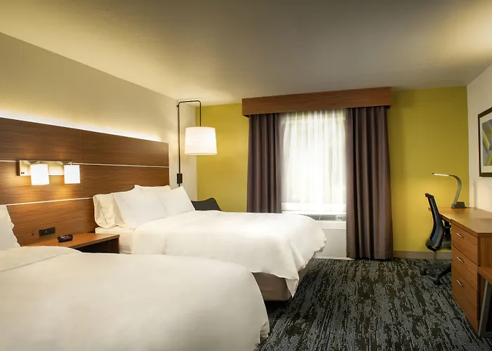 Holiday Inn Express & Suites Wausau By Ihg