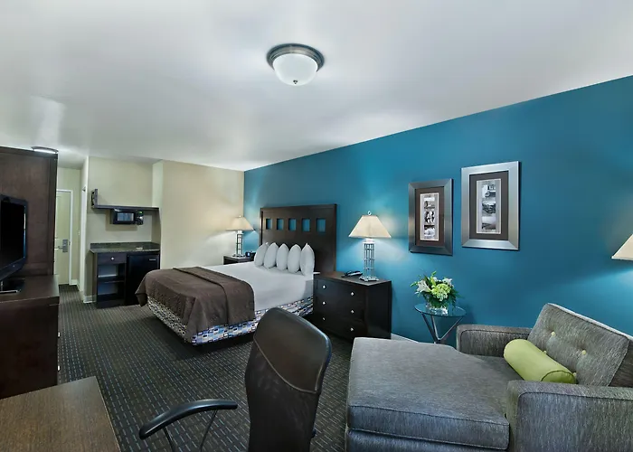 Oxford Suites Silverdale