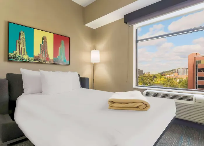 Hampton Inn & Suites Pittsburgh Downtown