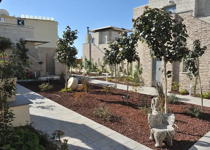 E-Hotel Larnaca Resort & Spa