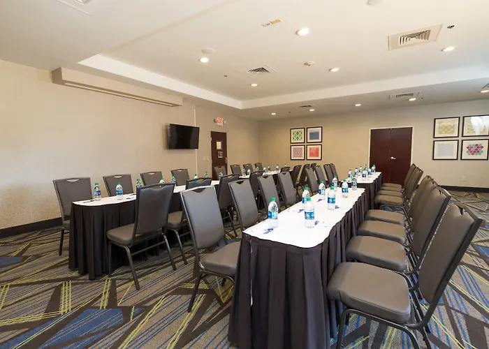 Holiday Inn Express Hotel & Suites Clinton By Ihg