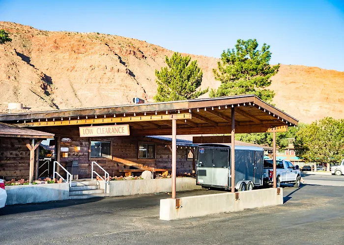 Red Stone Inn
