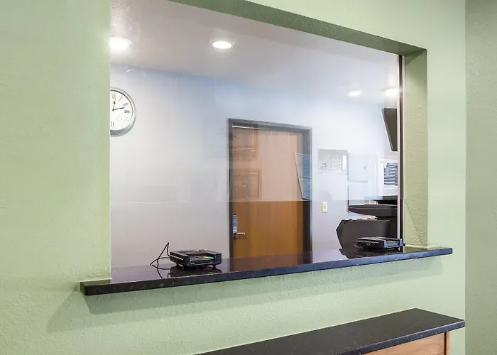 Woodspring Suites Denton