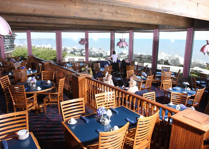 Lighthouse Inn - Two Rivers