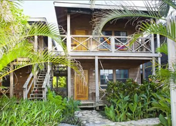 Las Rocas Resort&Dive Center