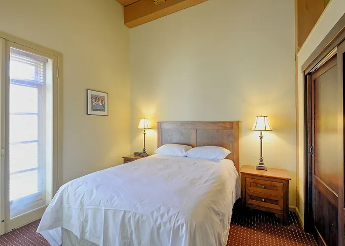 Swans Hotel