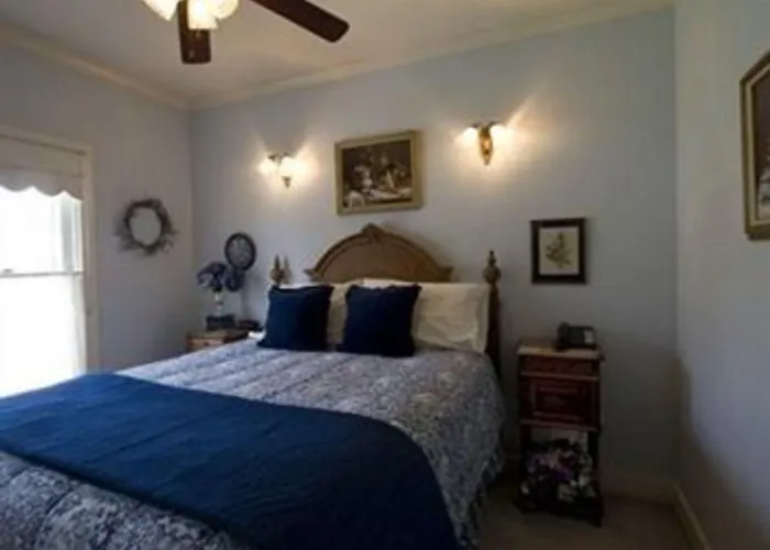 Magnolia Hotel