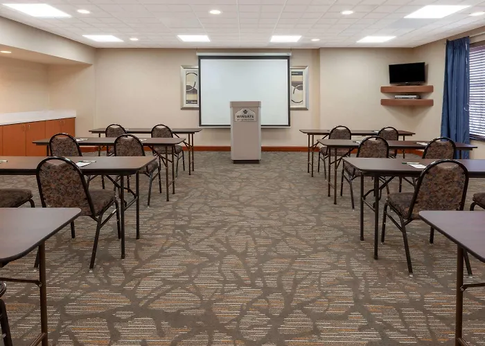Wingate By Wyndham Erie