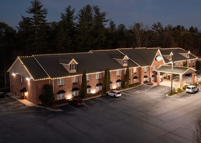 Mountain Inn & Suites Flat Rock