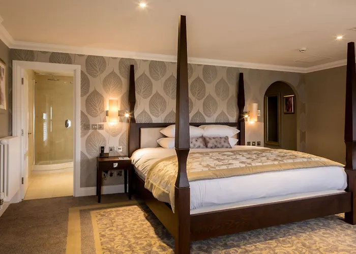 Oakley Hall Hotel