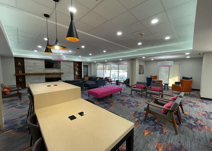 La Quinta Inn & Suites By Wyndham Augusta Fort Eisenhower