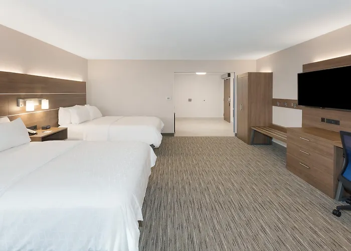 Holiday Inn Express Hotel & Suites Ottawa Airport By Ihg