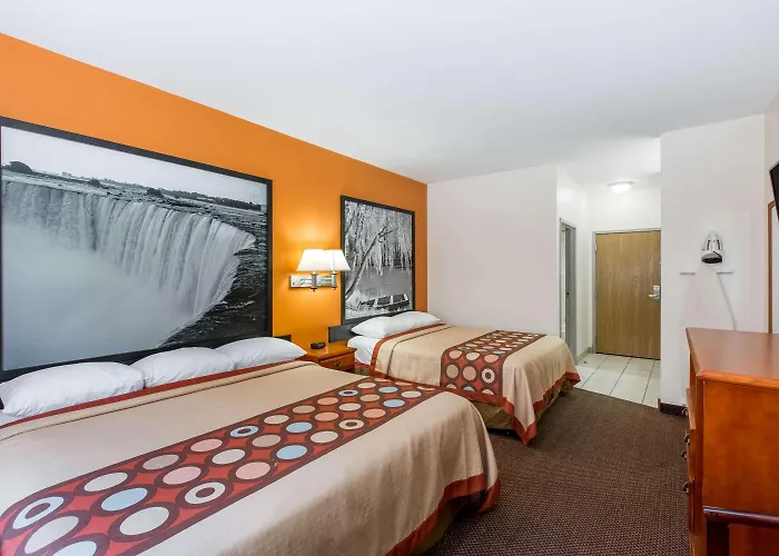 Super 8 By Wyndham Salina