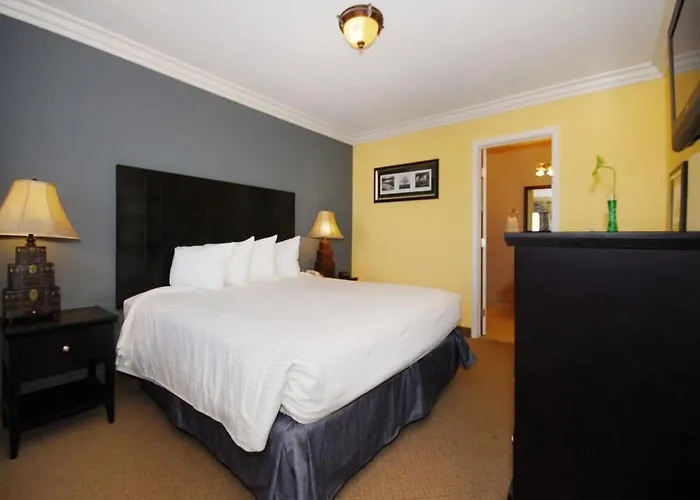 Solaire Inn & Suites