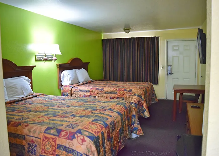 Claremore Motor Inn